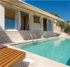 2 bedroom villa with pool and sea views in Bol, Brač Island, sleeps 4
